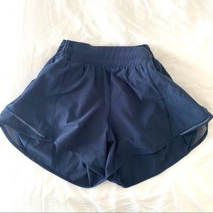 Lululemon Hotty Hot 8 Tall shorts 4” with liner